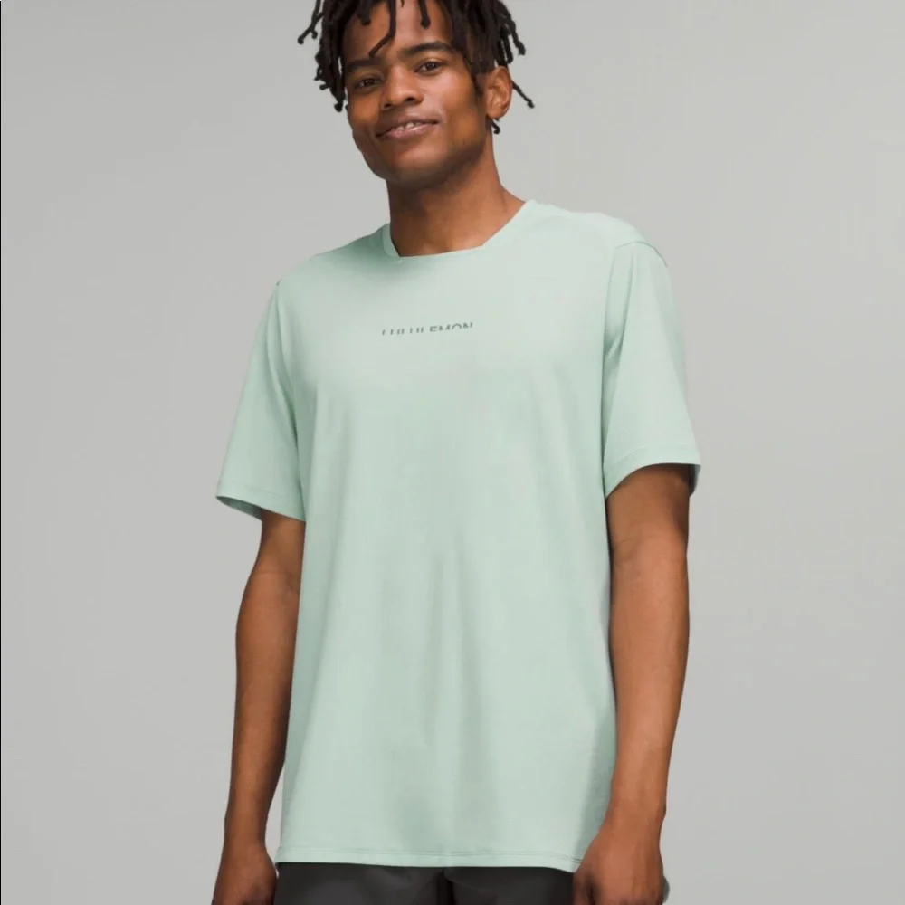 Lululemon Men’s “Square Neck” Running T-Shirt (L)